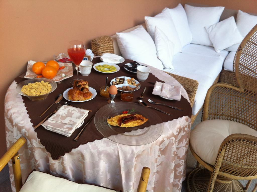 Family Room Terrace,254458181:JPEG